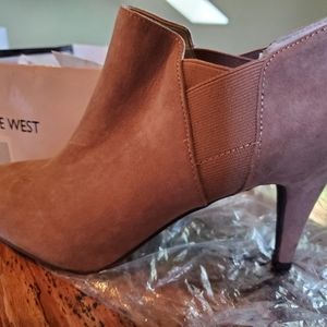 NINE WEST booties
